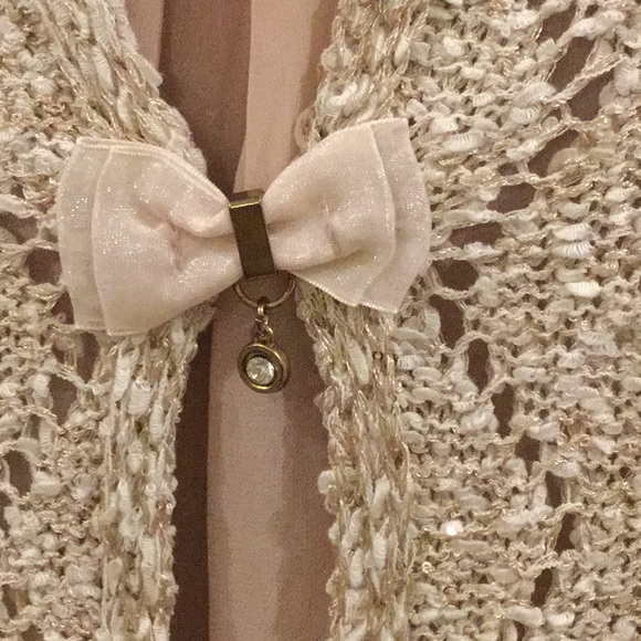 Formal blouse - Picture 2 of 3